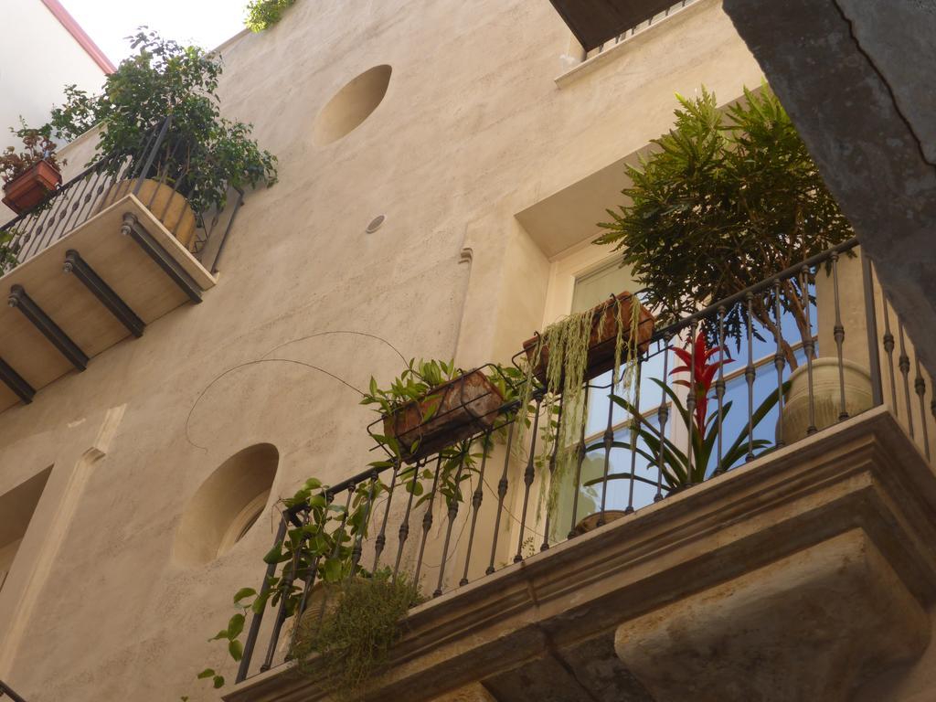 Appartamento In Palazzo Lampedusa Palermo Exterior photo