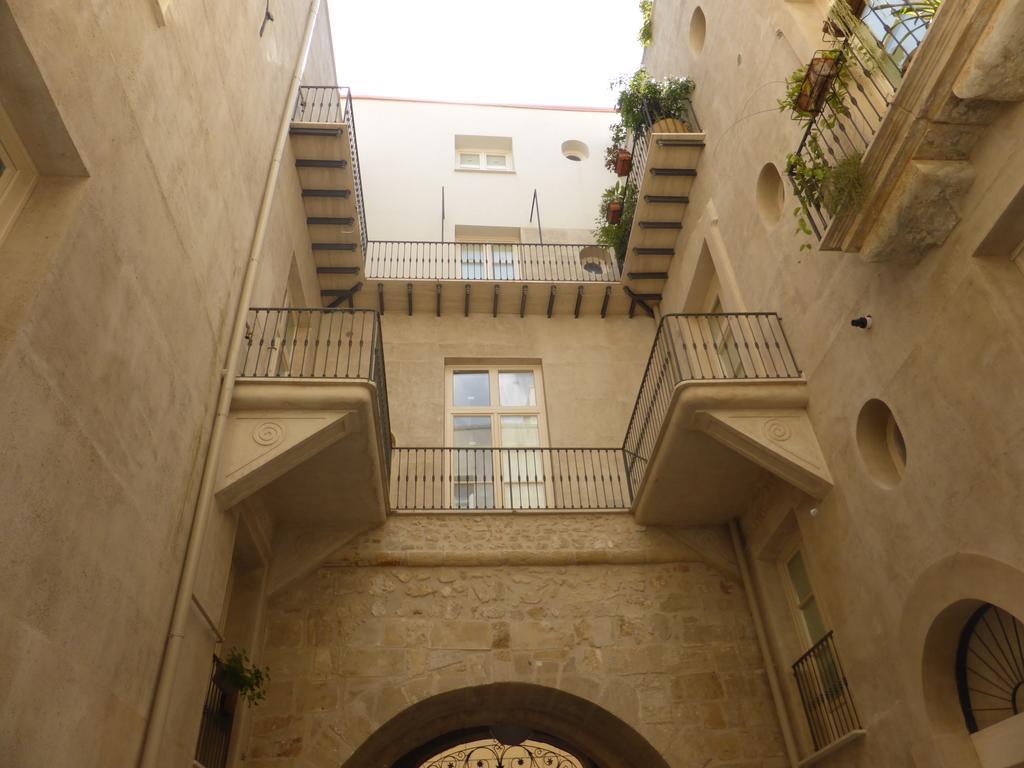 Appartamento In Palazzo Lampedusa Palermo Exterior photo